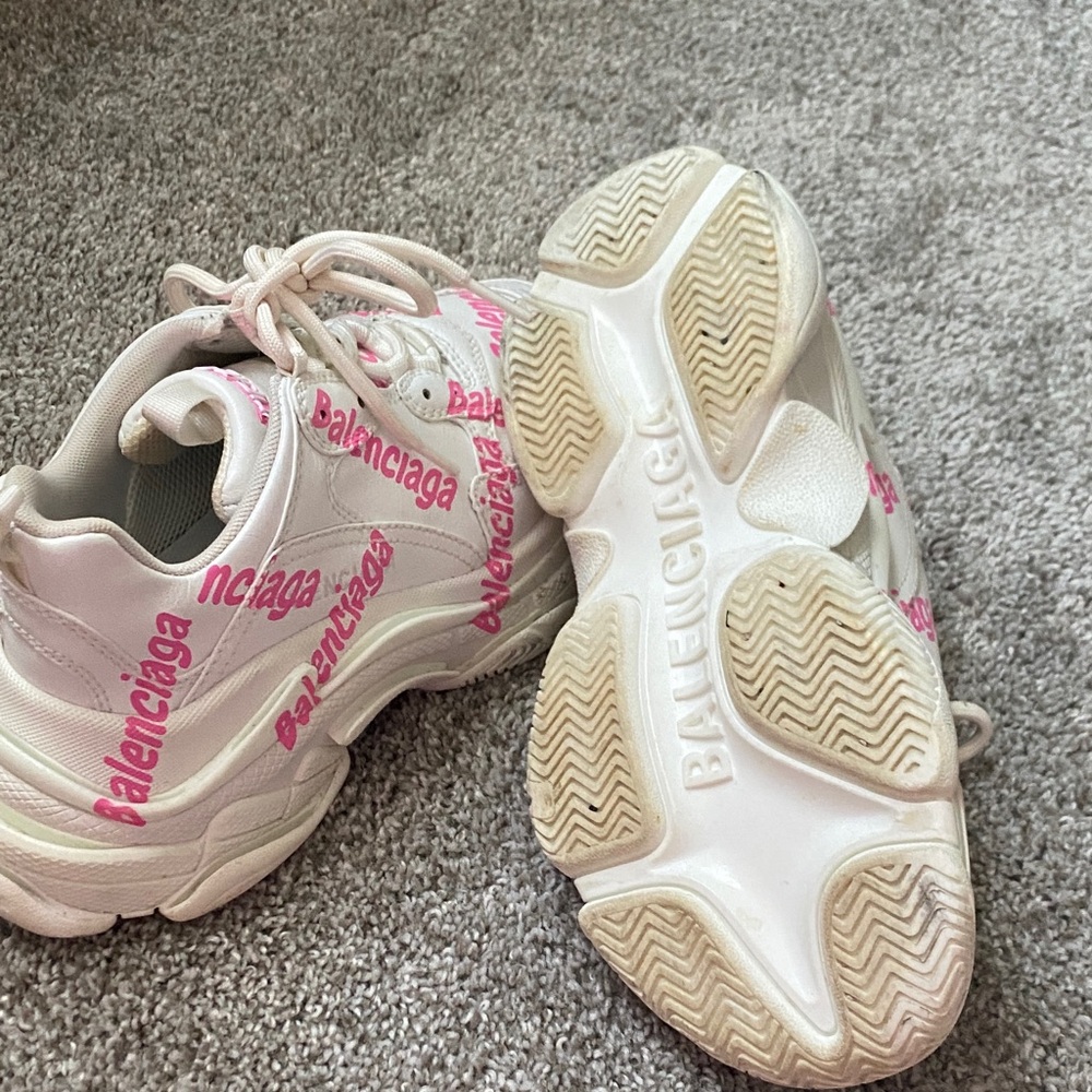 Balenciaga White Sneakers with Pink Logo Print - Picture 2 of 4
